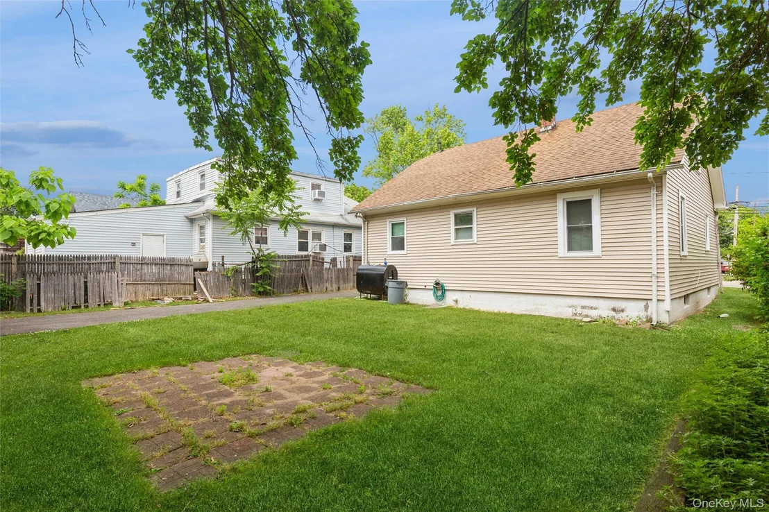 Photo of 23 S Summit Avenue