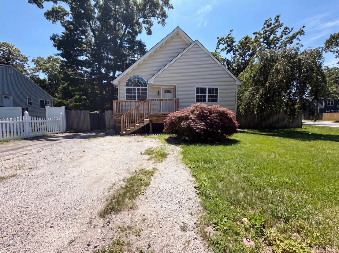 Photo of 166 Moriches Avenue