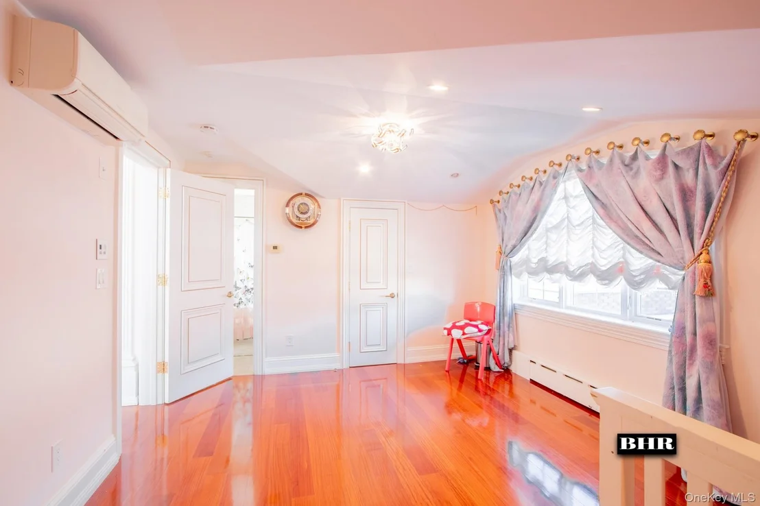 Photo of 4094 Ocean Avenue