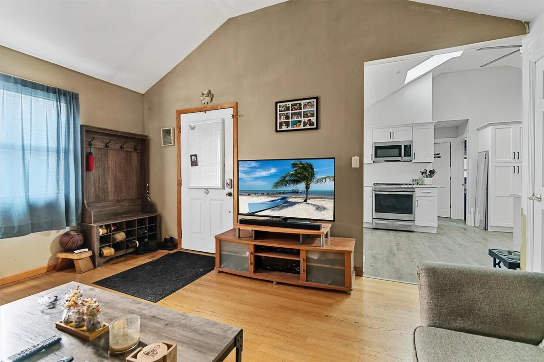 Photo of 49 Lakeside Drive
