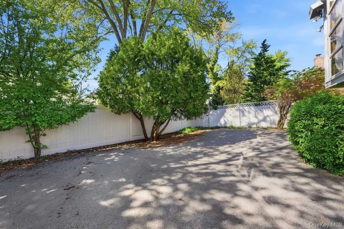 Photo of 7 Byron Avenue