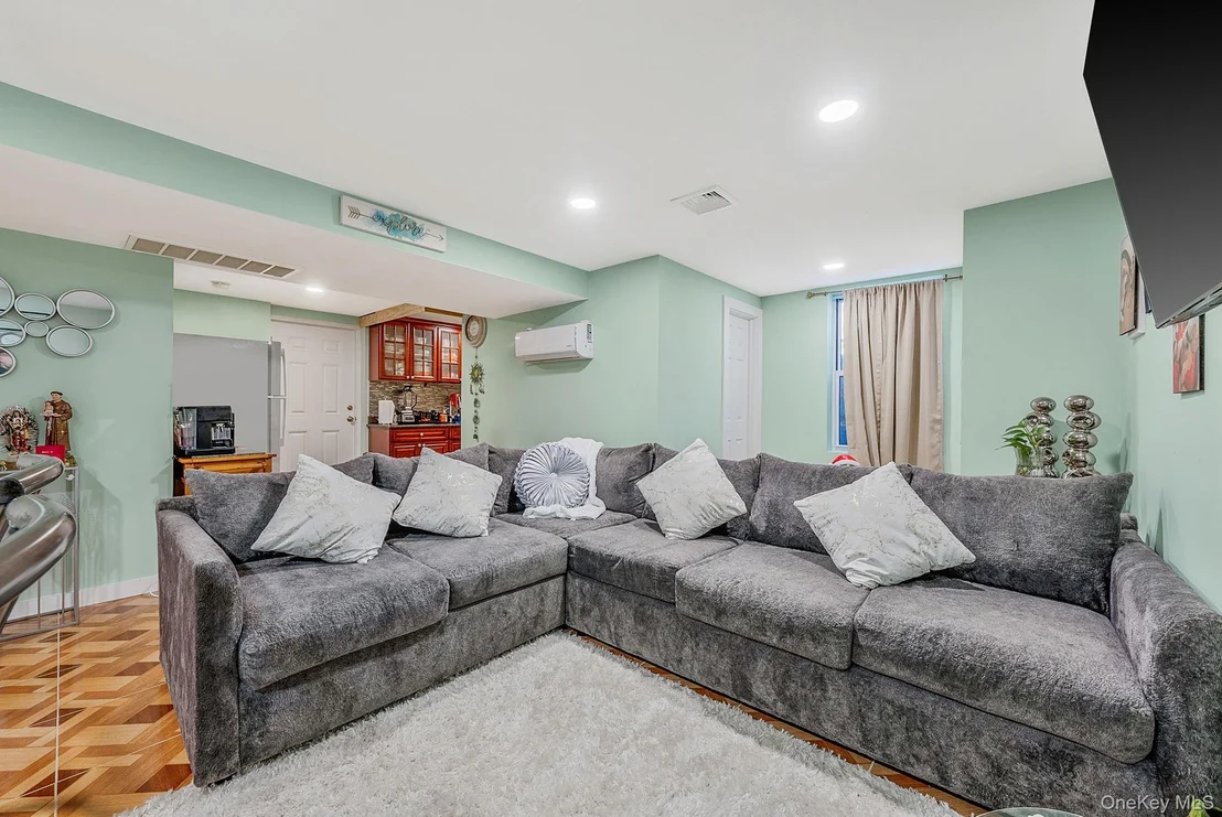 Photo of 20 Howe Road