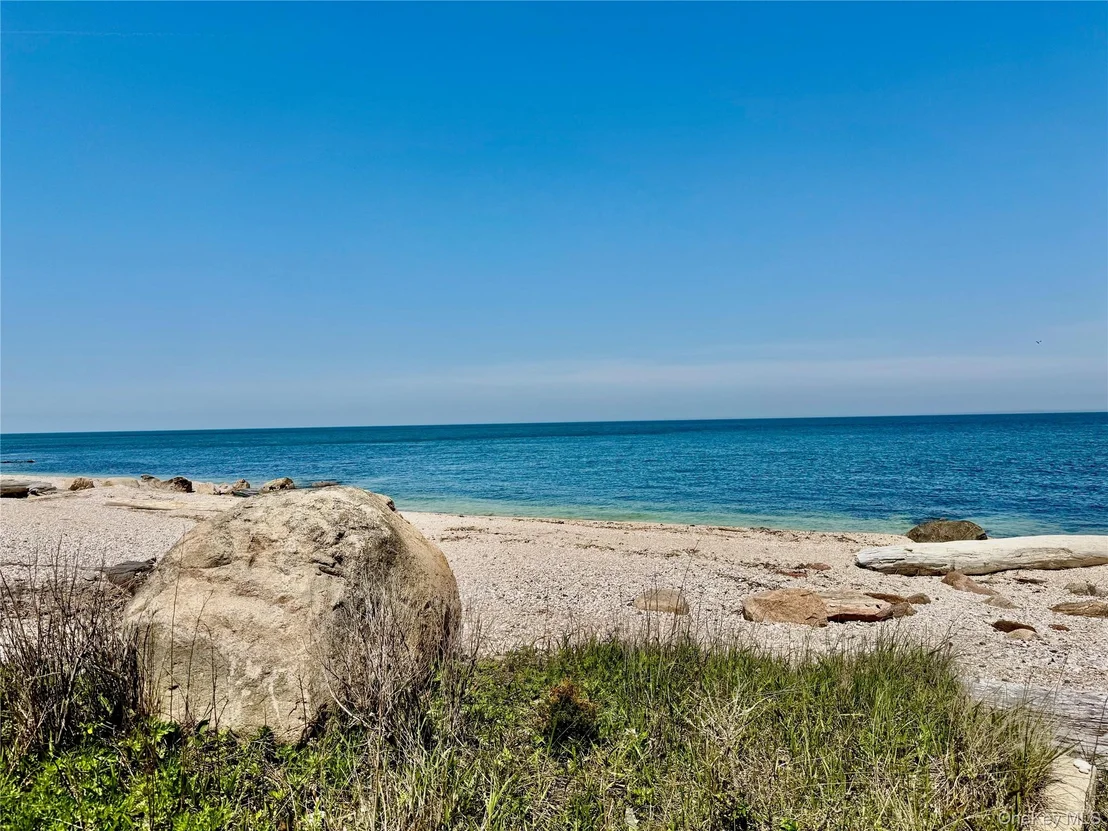 Photo of 1680 Lands End Road