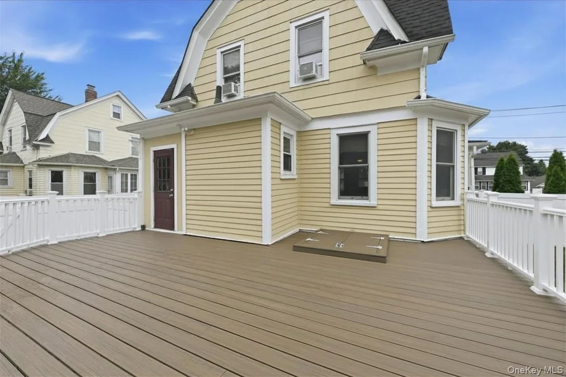 Photo of 991 Cottage Place