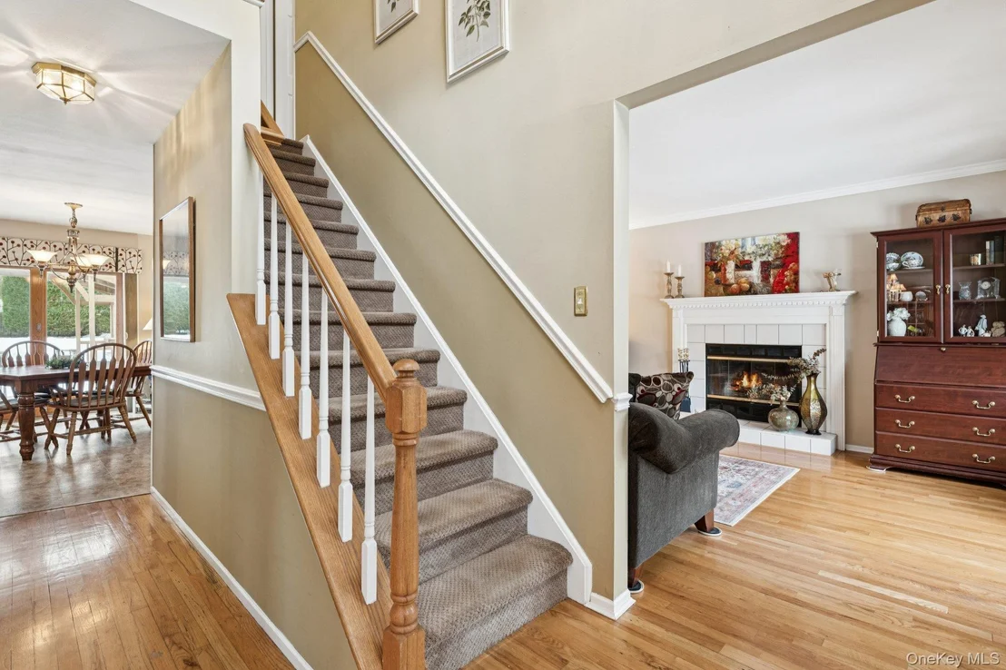 Photo of 2 Robert Crescent