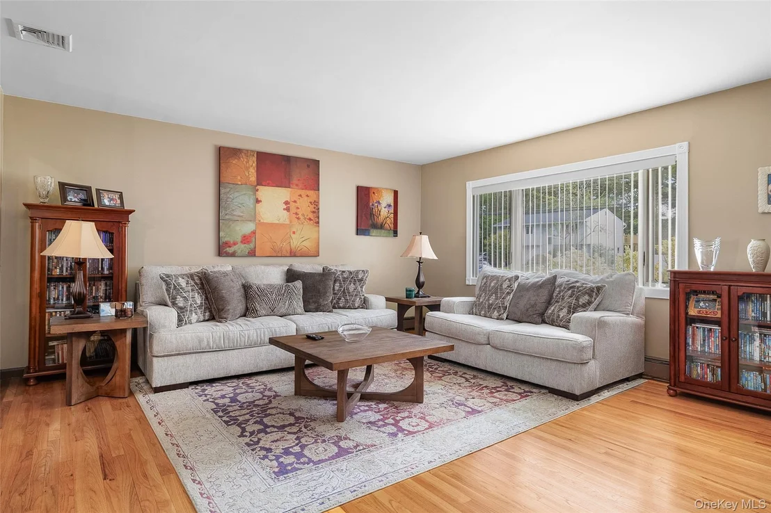 Photo of 44 Juniper Avenue