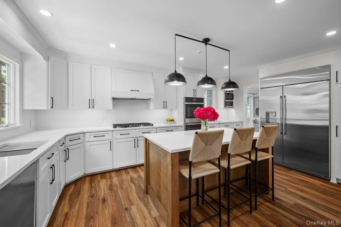 Photo of 64 Bradford Avenue