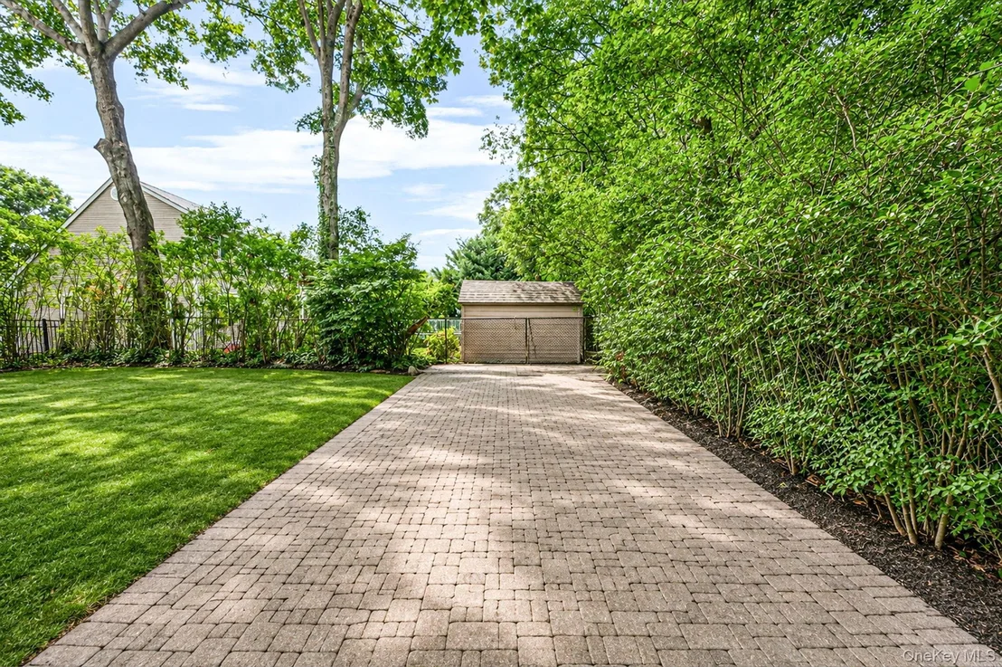 Photo of 194 Phyllis Drive