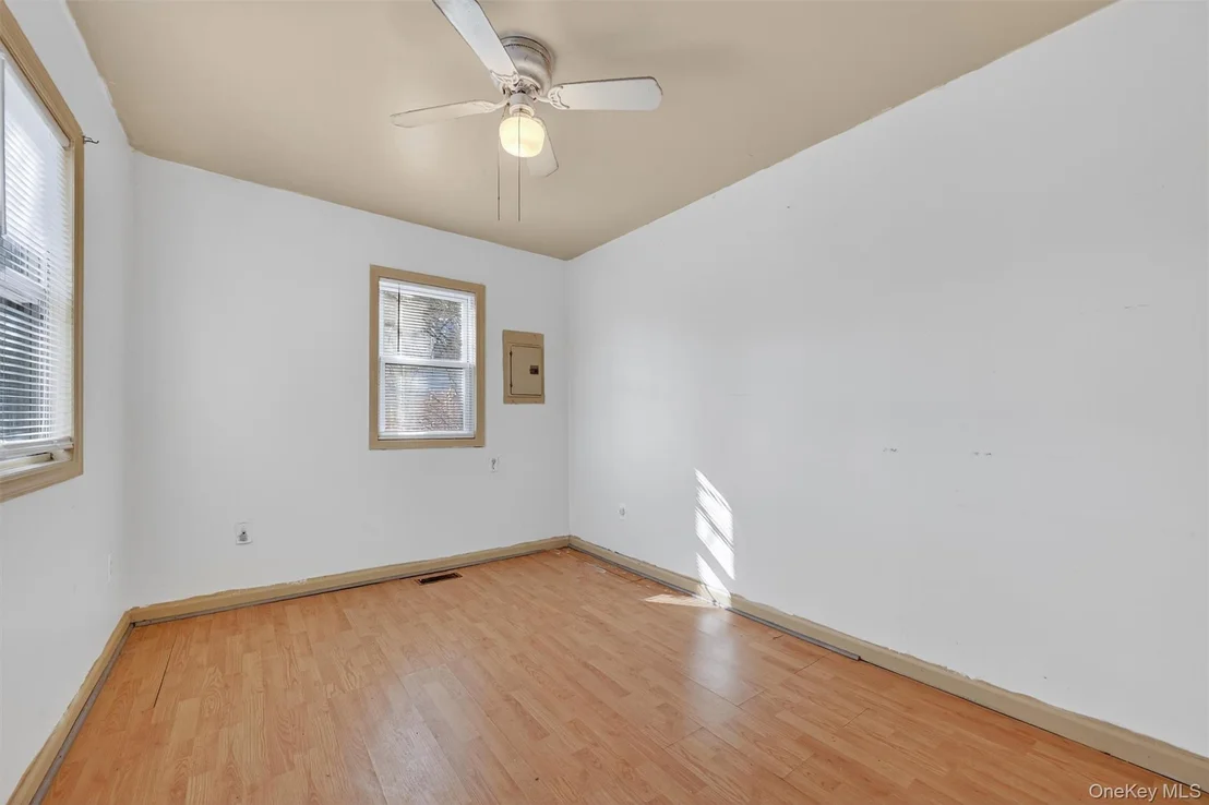 Photo of 1187 Burlingham Road
