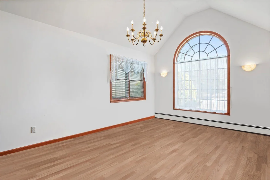 Photo of 157 Pier Avenue