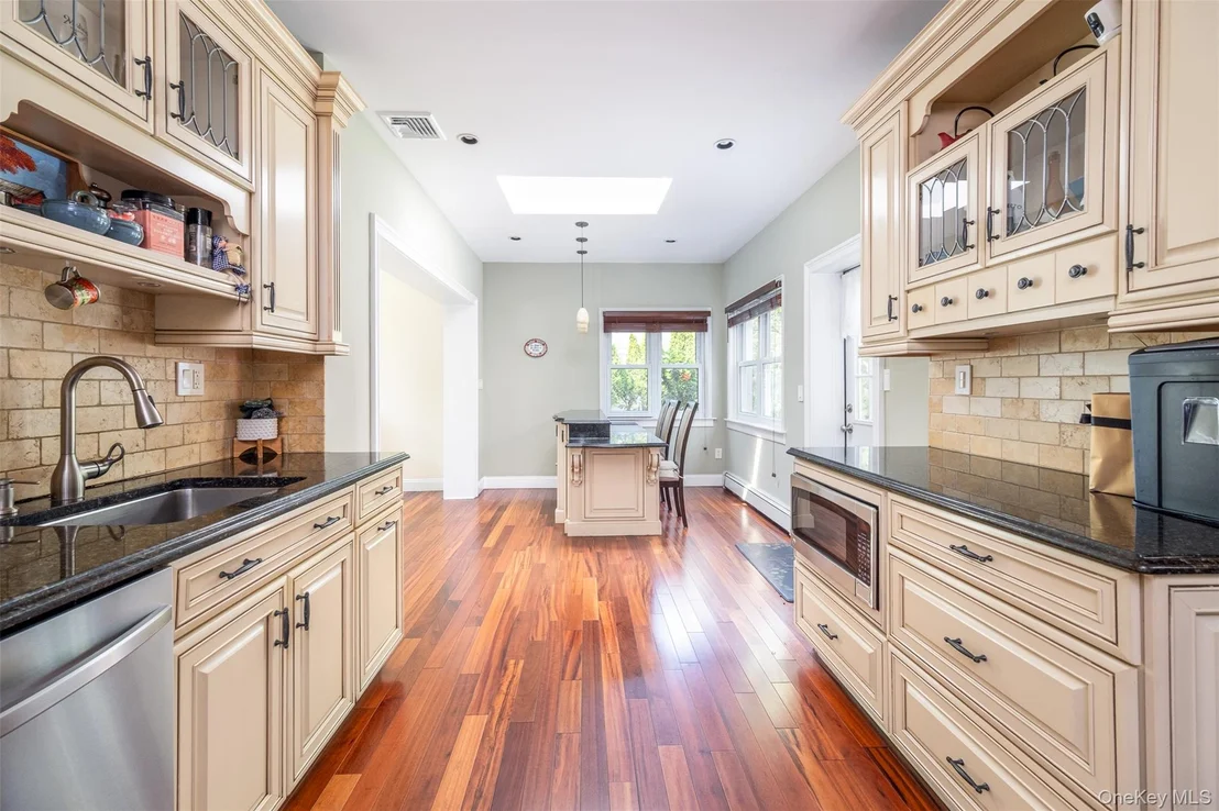 Photo of 982 Split  Rock Road