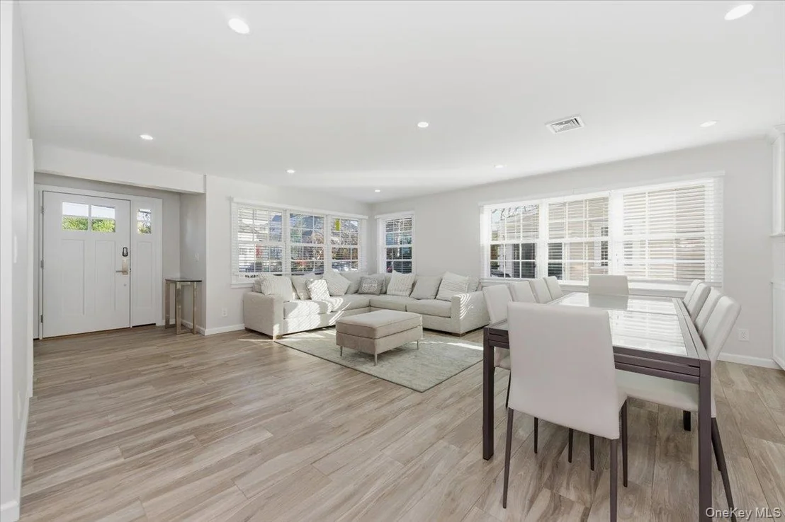 Photo of 1697 Bay Boulevard