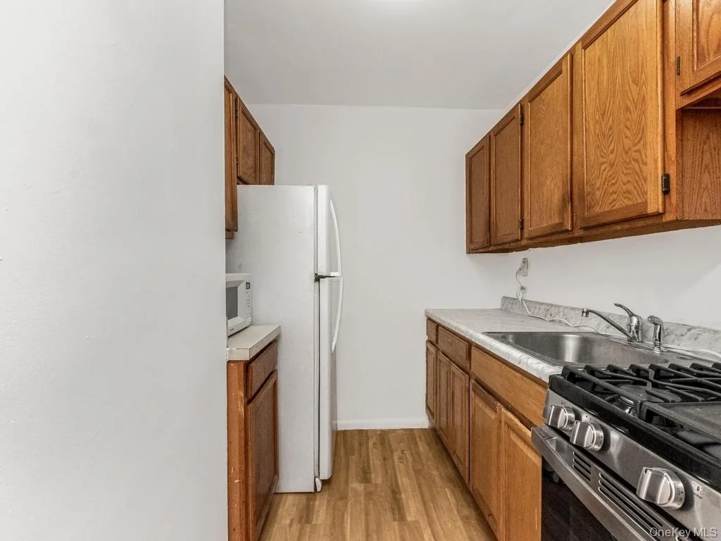 Photo of Unit 8A at 43 Bronx River Road