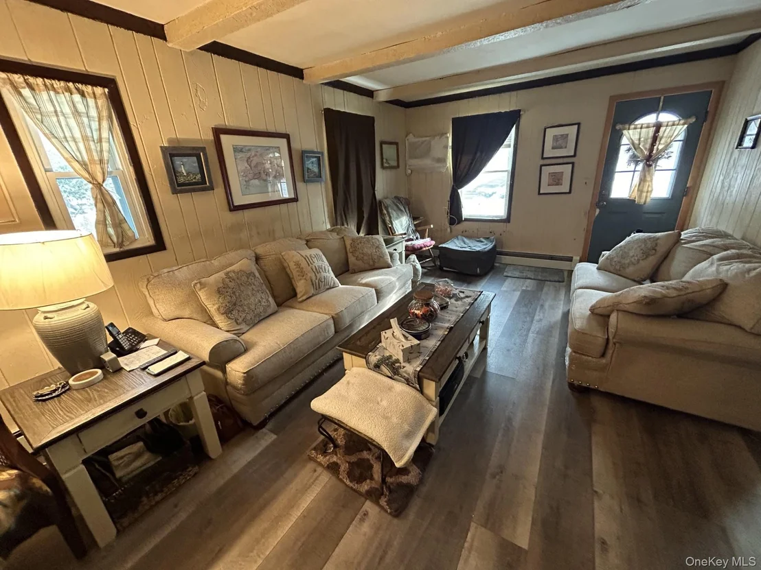 Photo of 220 Larch Lane