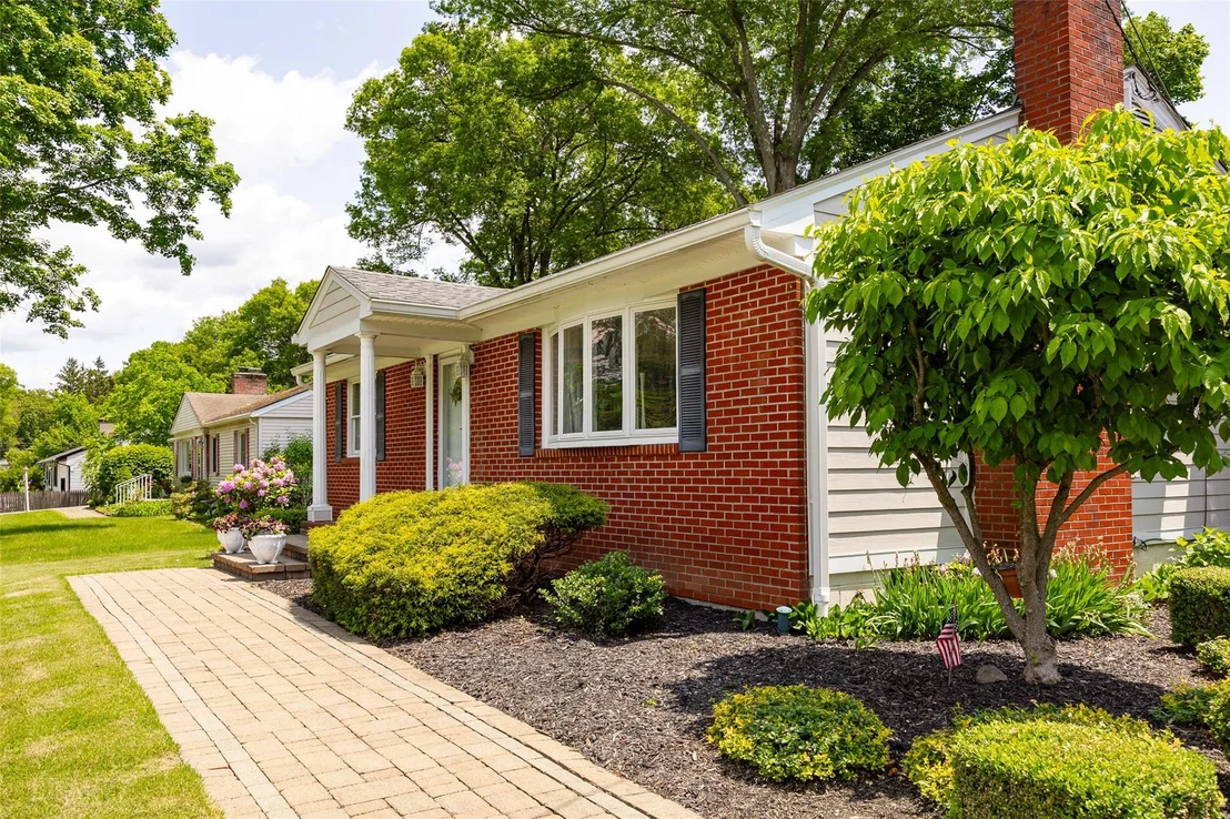Photo of 18 Lorraine Boulevard