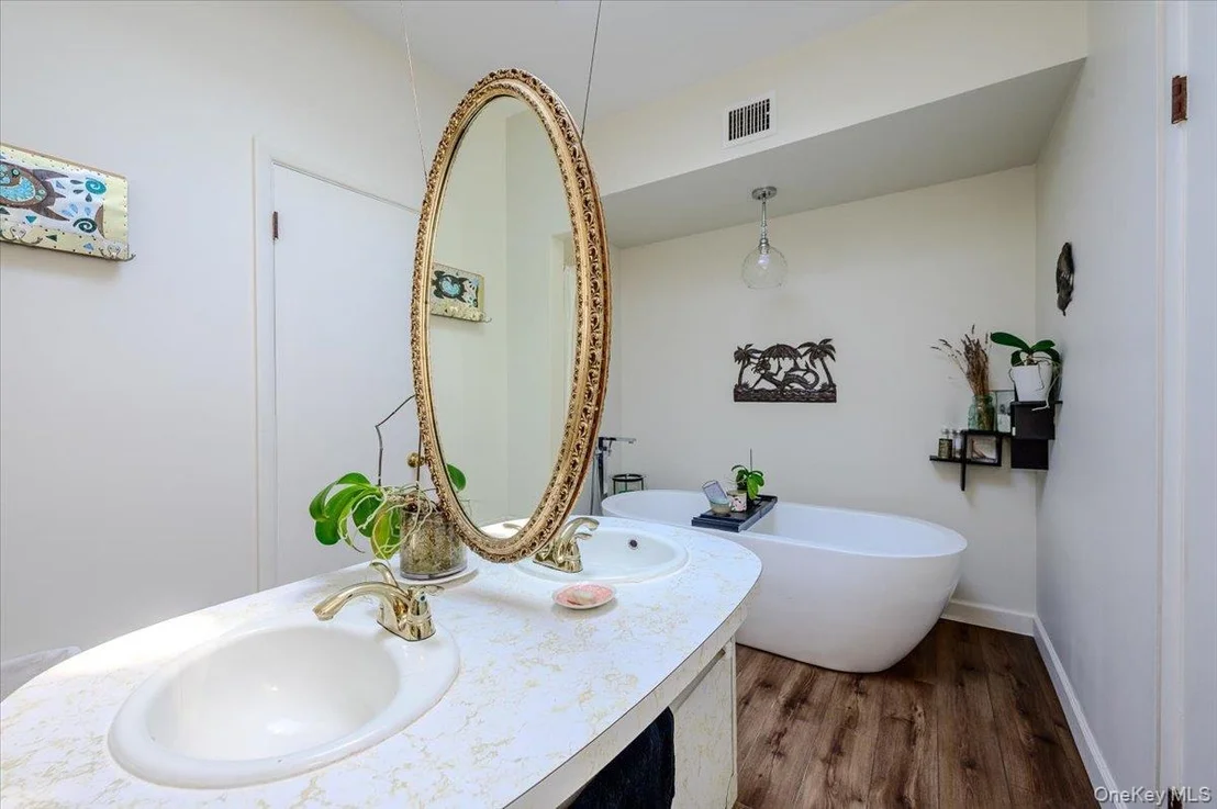 Photo of 35 Melrose Parkway