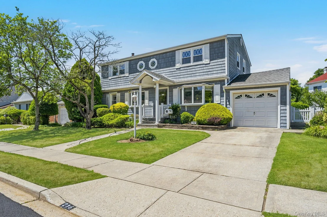 Photo of 216 Gardner Avenue