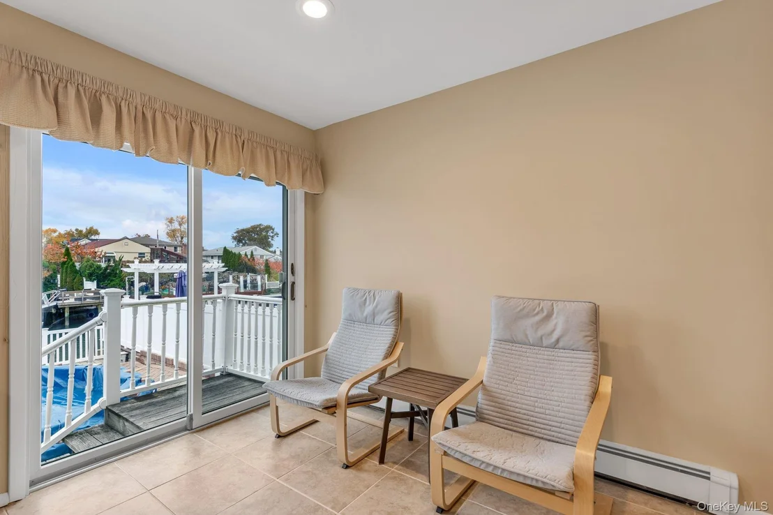 Photo of 2884 Bay Drive