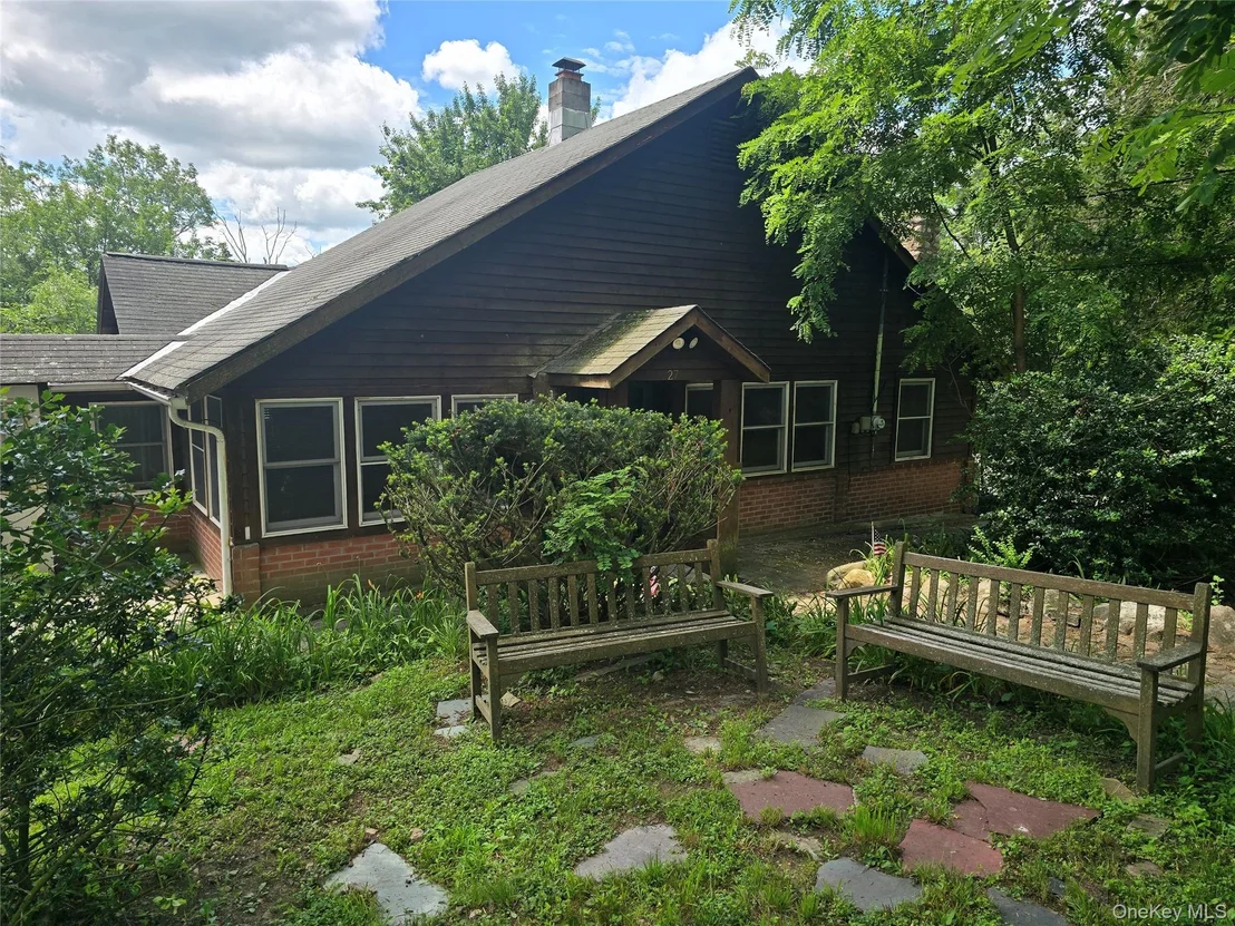 Photo of 27 Maple Trail