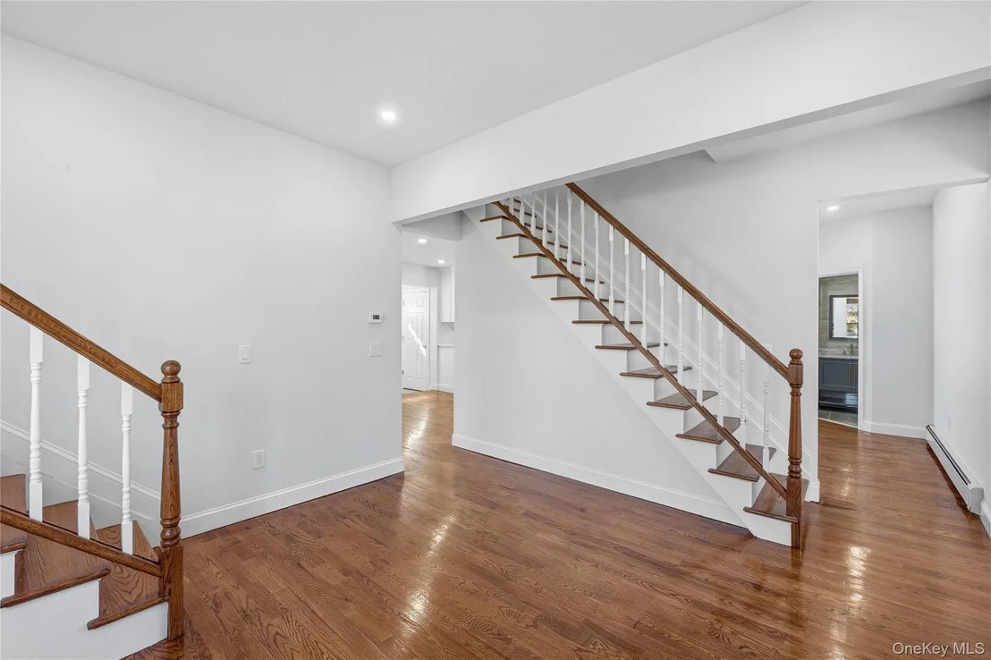 Photo of 22 Colonial Avenue