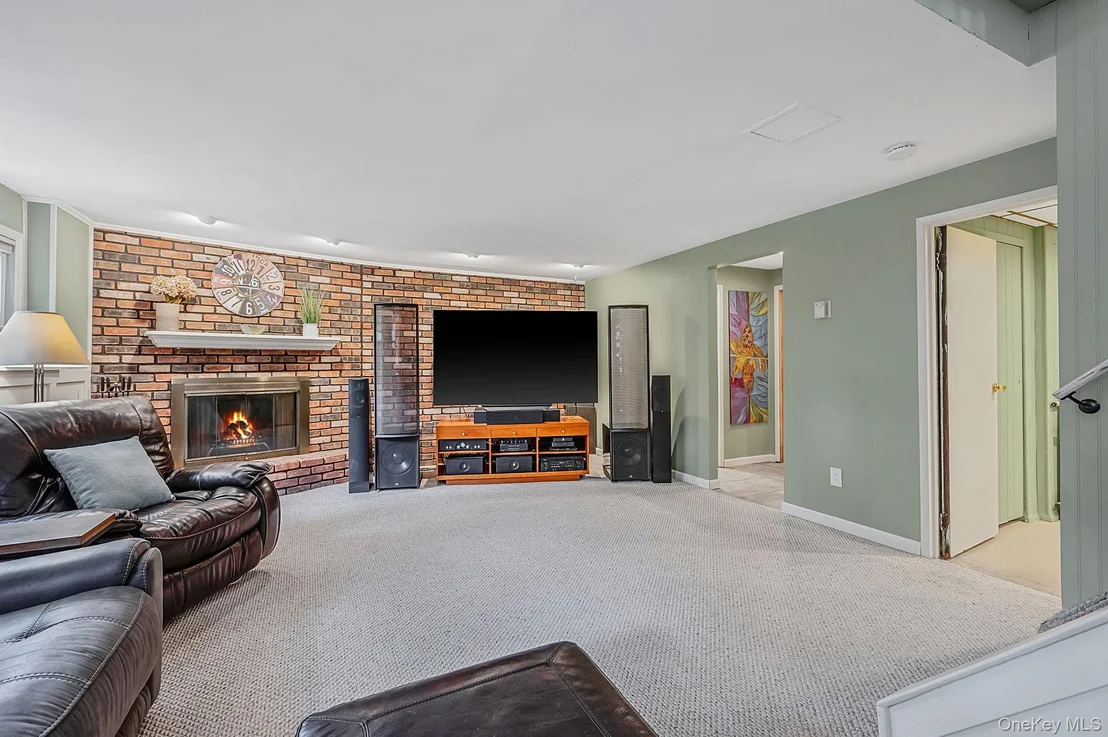 Photo of 44 Winslow Lane