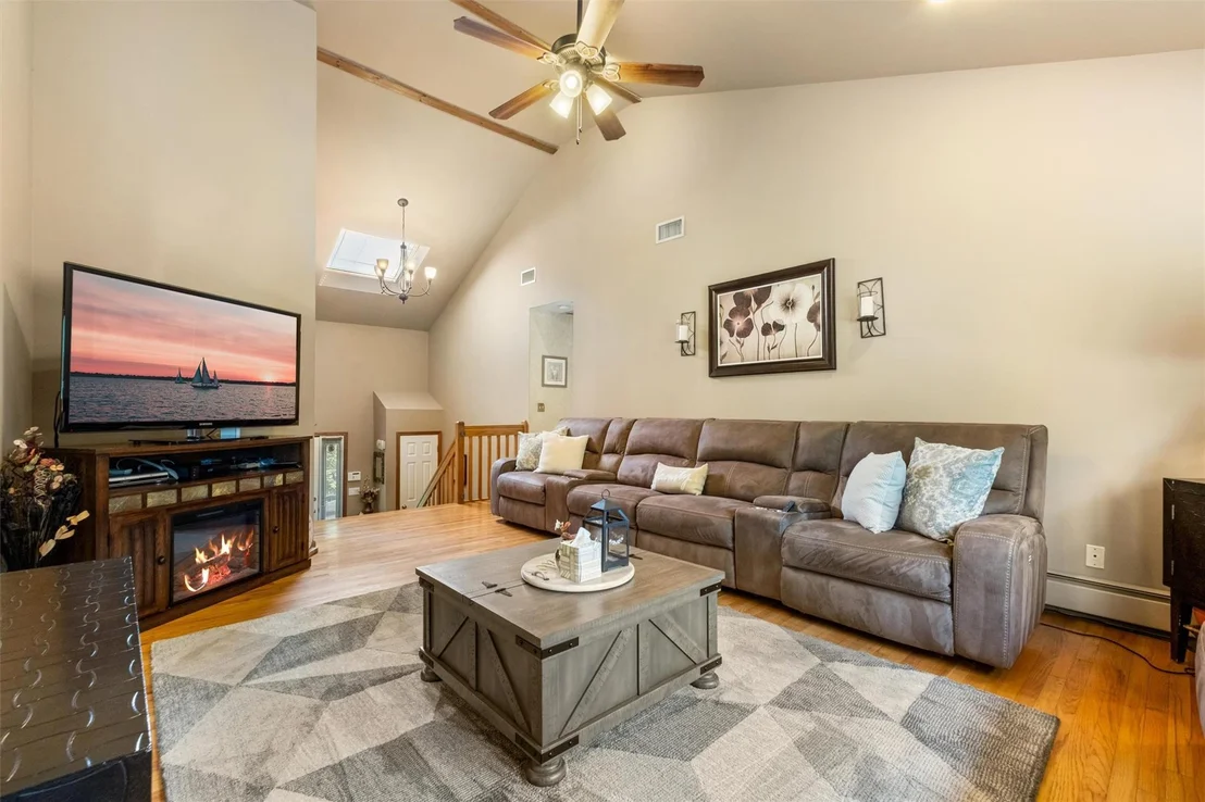 Photo of 10 BlueJay Place