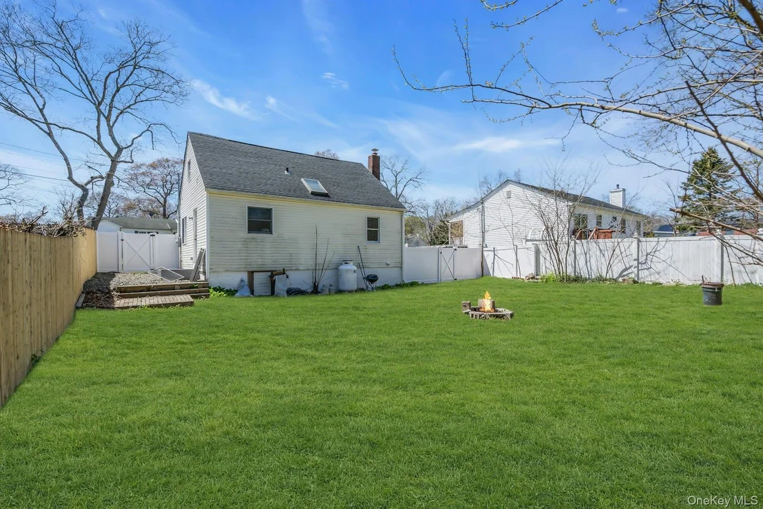 Photo of 133 Lakeview Drive