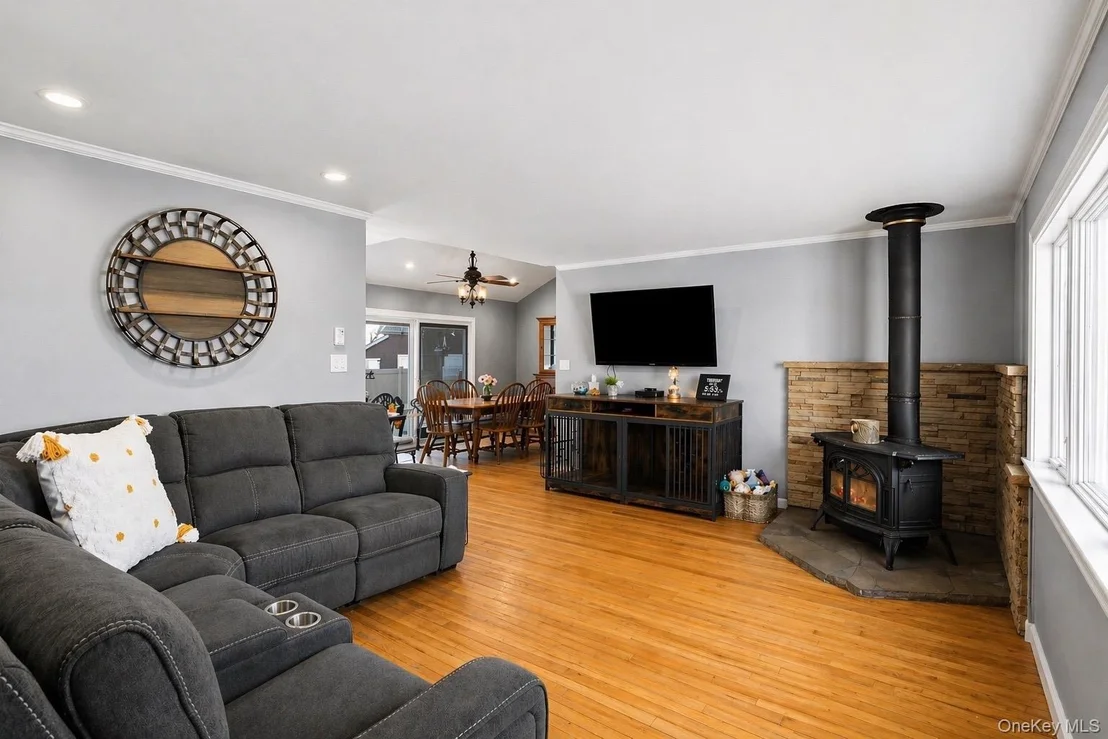 Photo of 2489 Eileen Road