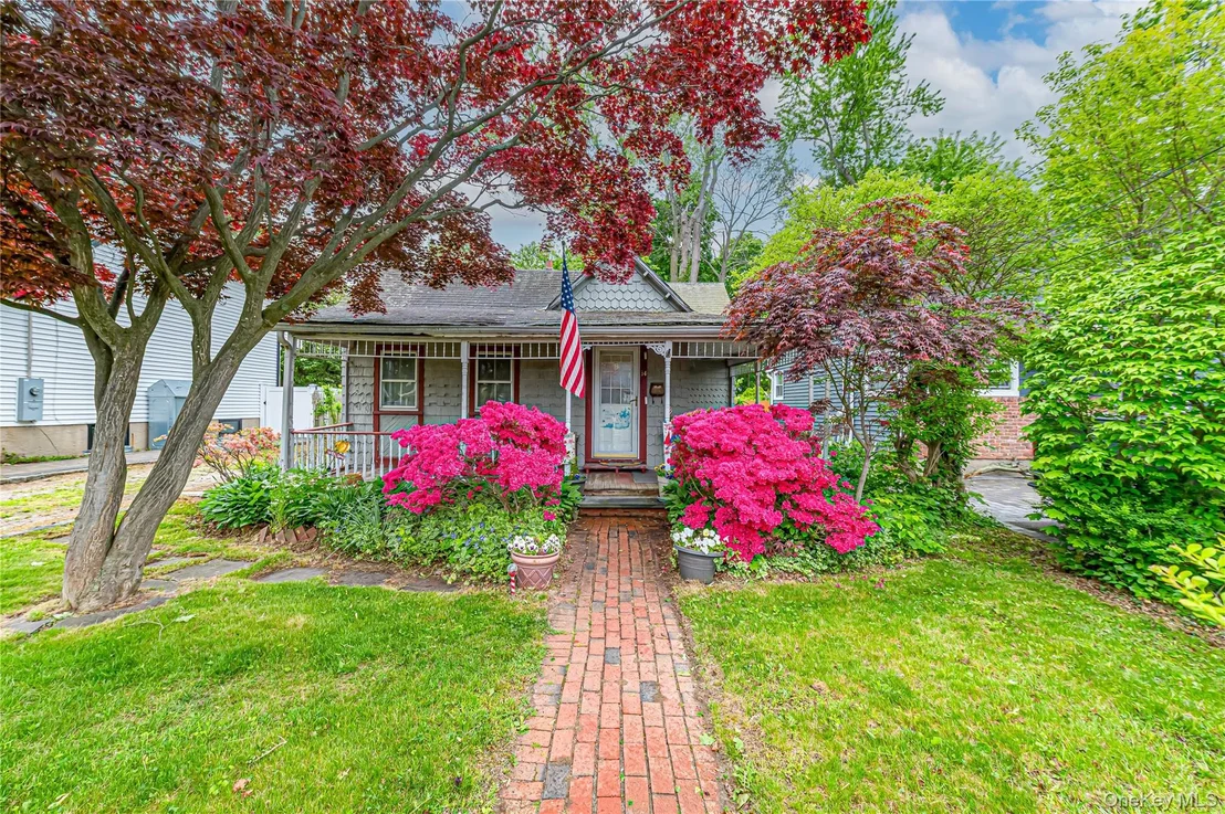 Photo of 34 Boulevard Avenue