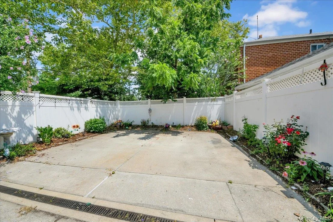 Photo of 322 Logan Avenue