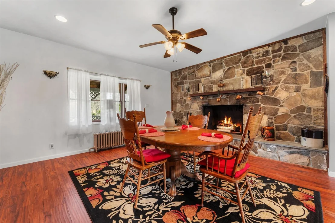 Photo of 391 Scotchtown Collabar Road