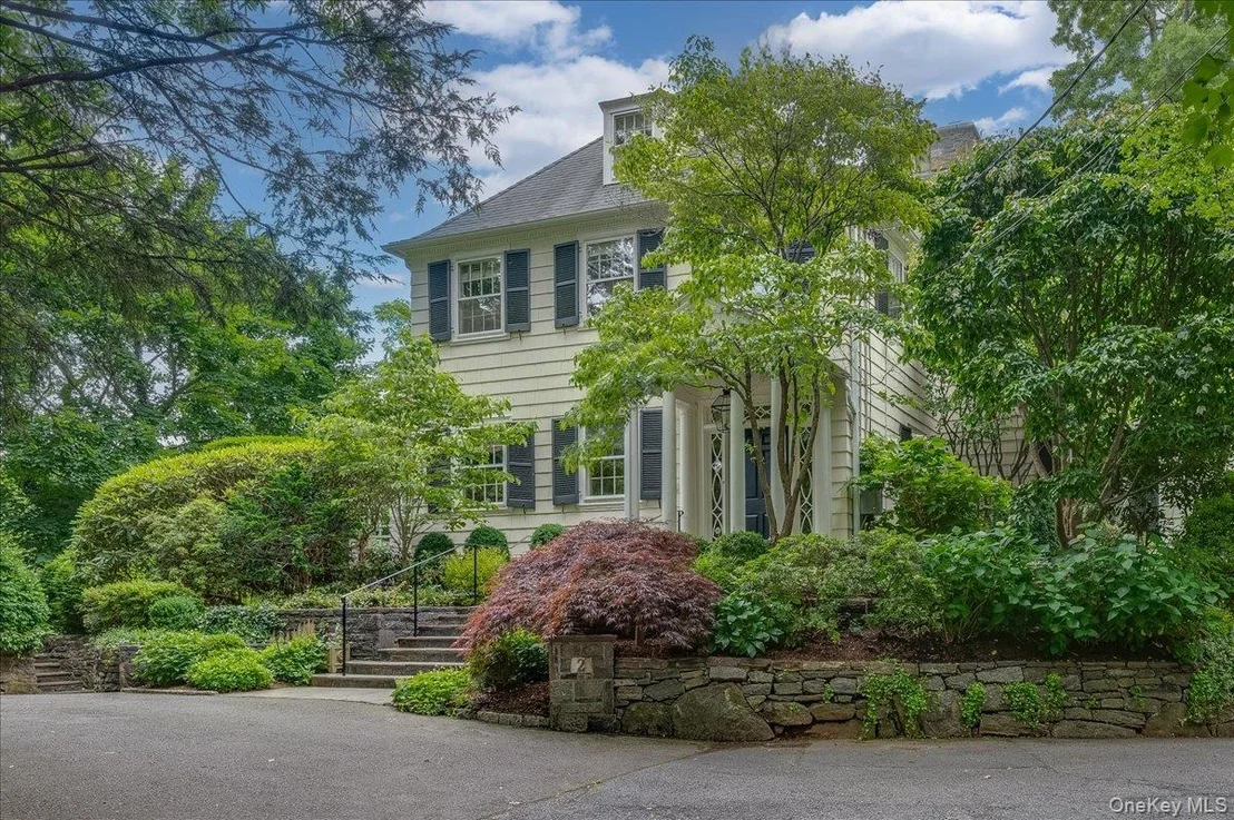 Photo of 2 Sackett Circle