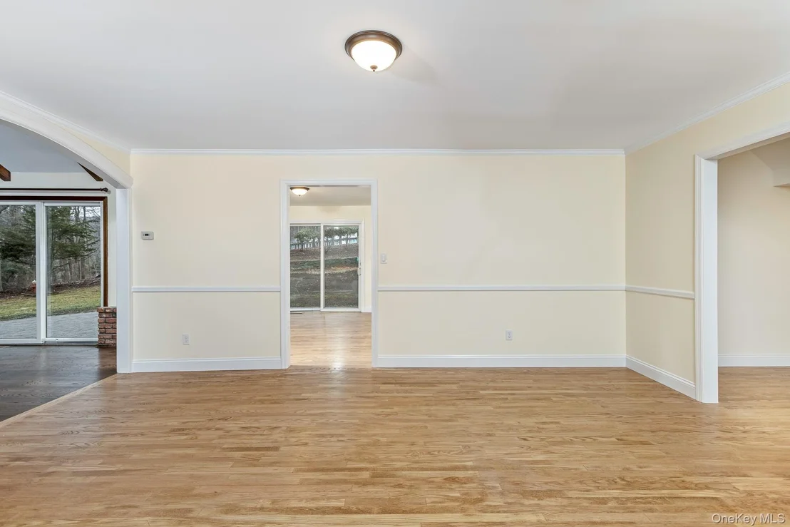 Photo of 451 River Road