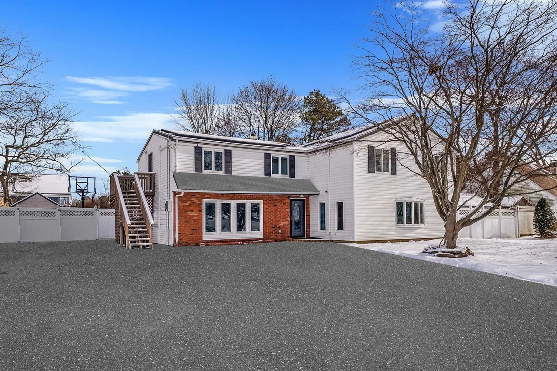 Photo of 33 Scotch Pine Drive
