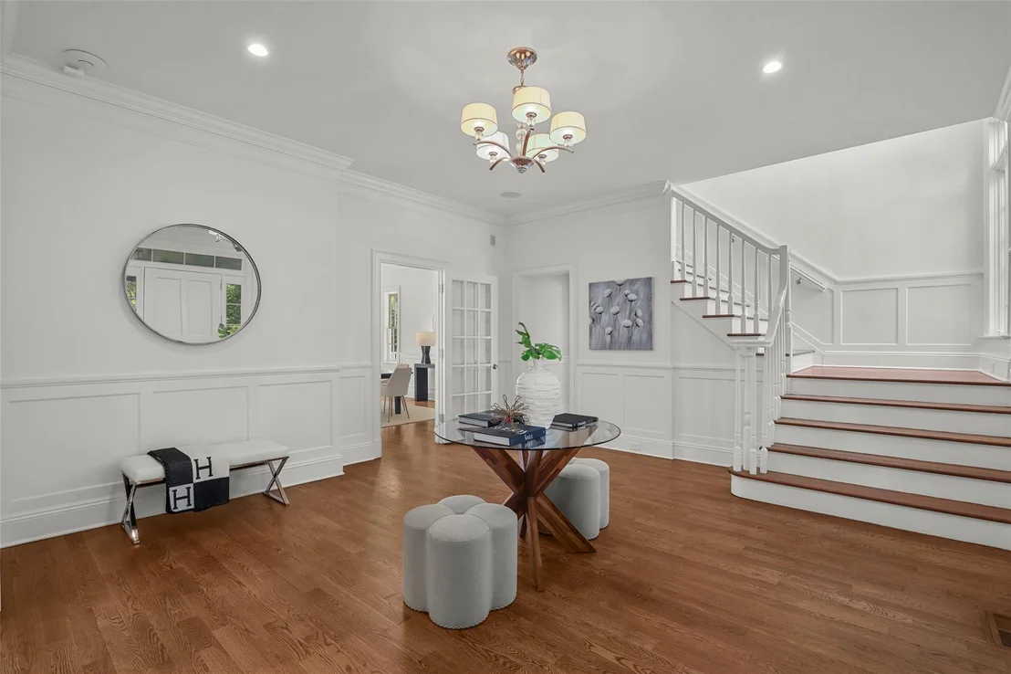 Photo of 723 Boston Post Road