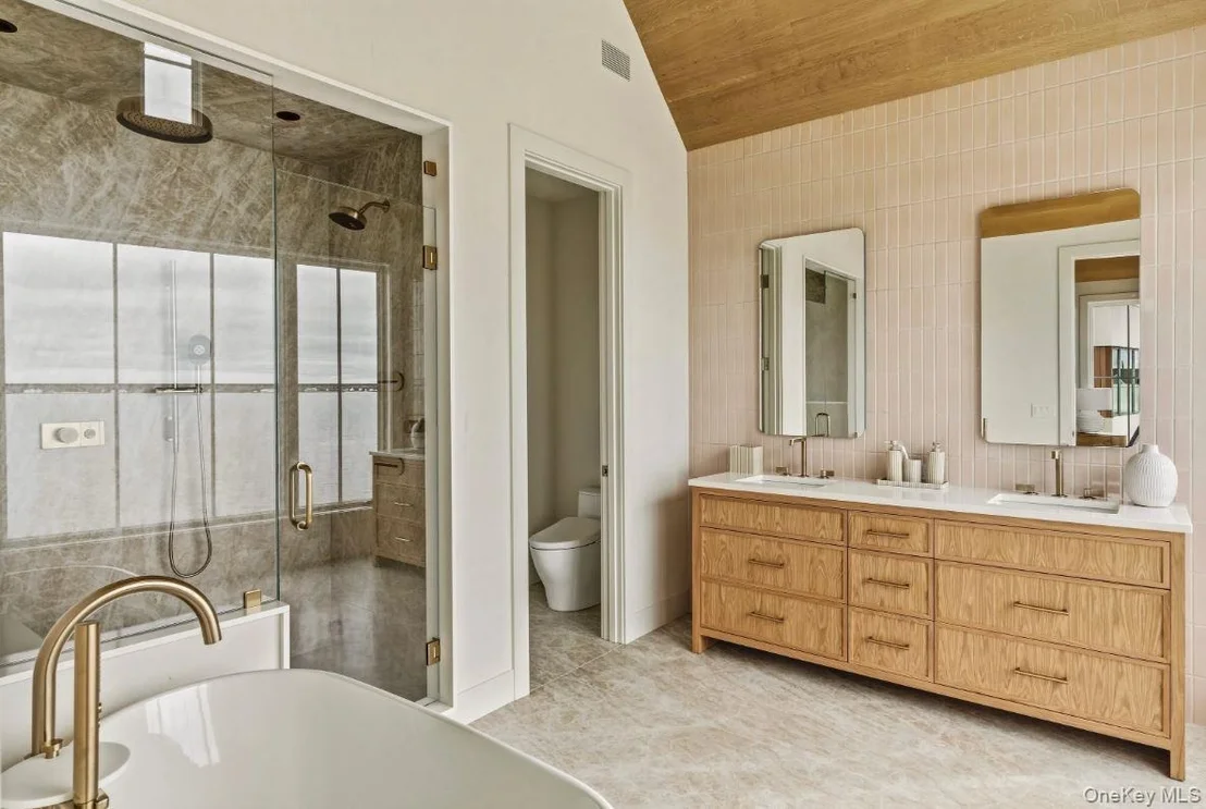 Photo of 498 Dune Road