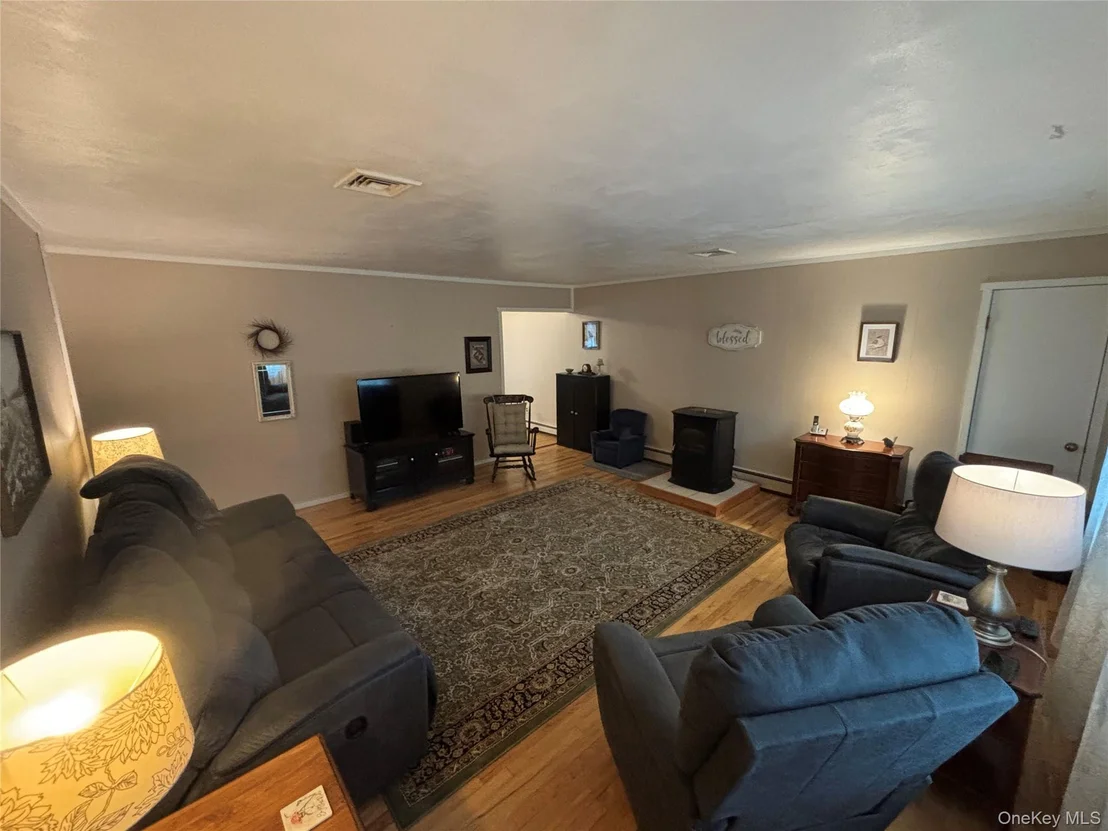Photo of 72 Fanning Boulevard