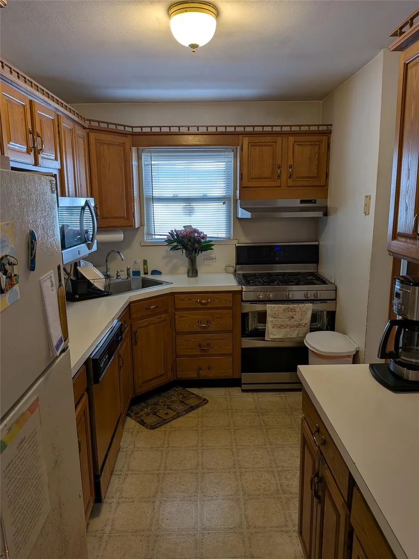 Photo of 185 Ecker Avenue