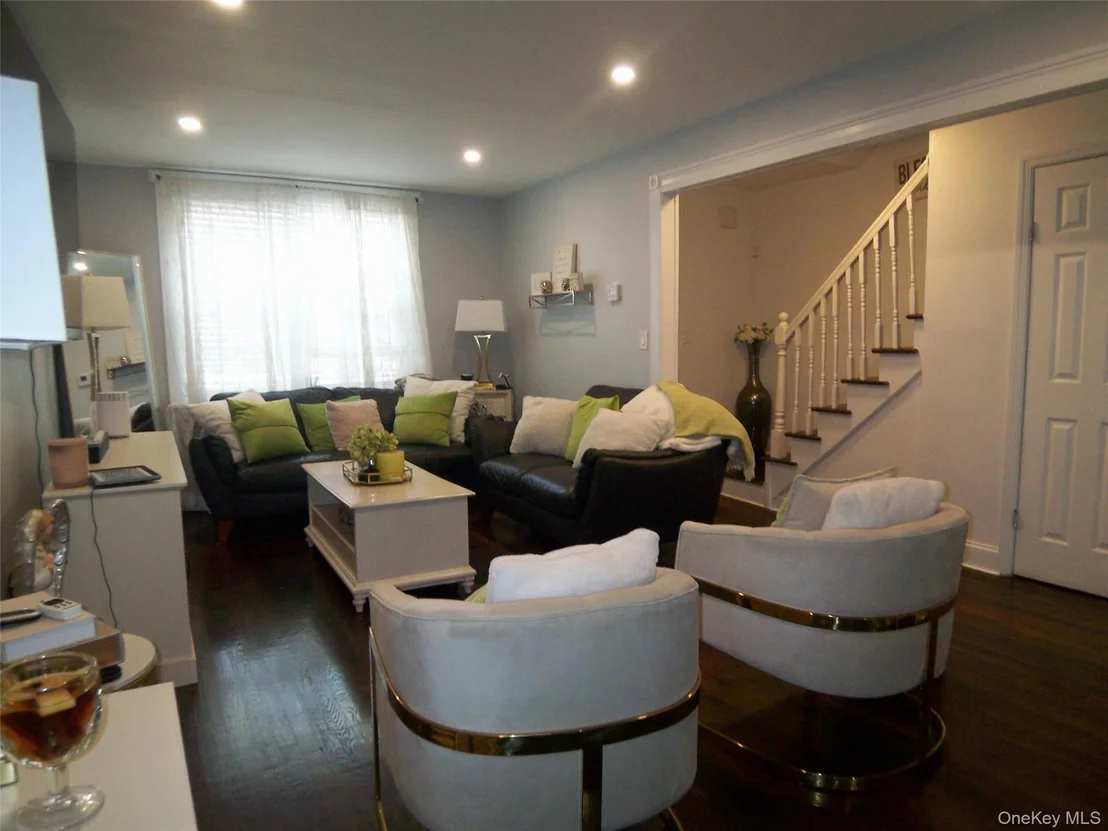 Photo of 4382 Byron Avenue