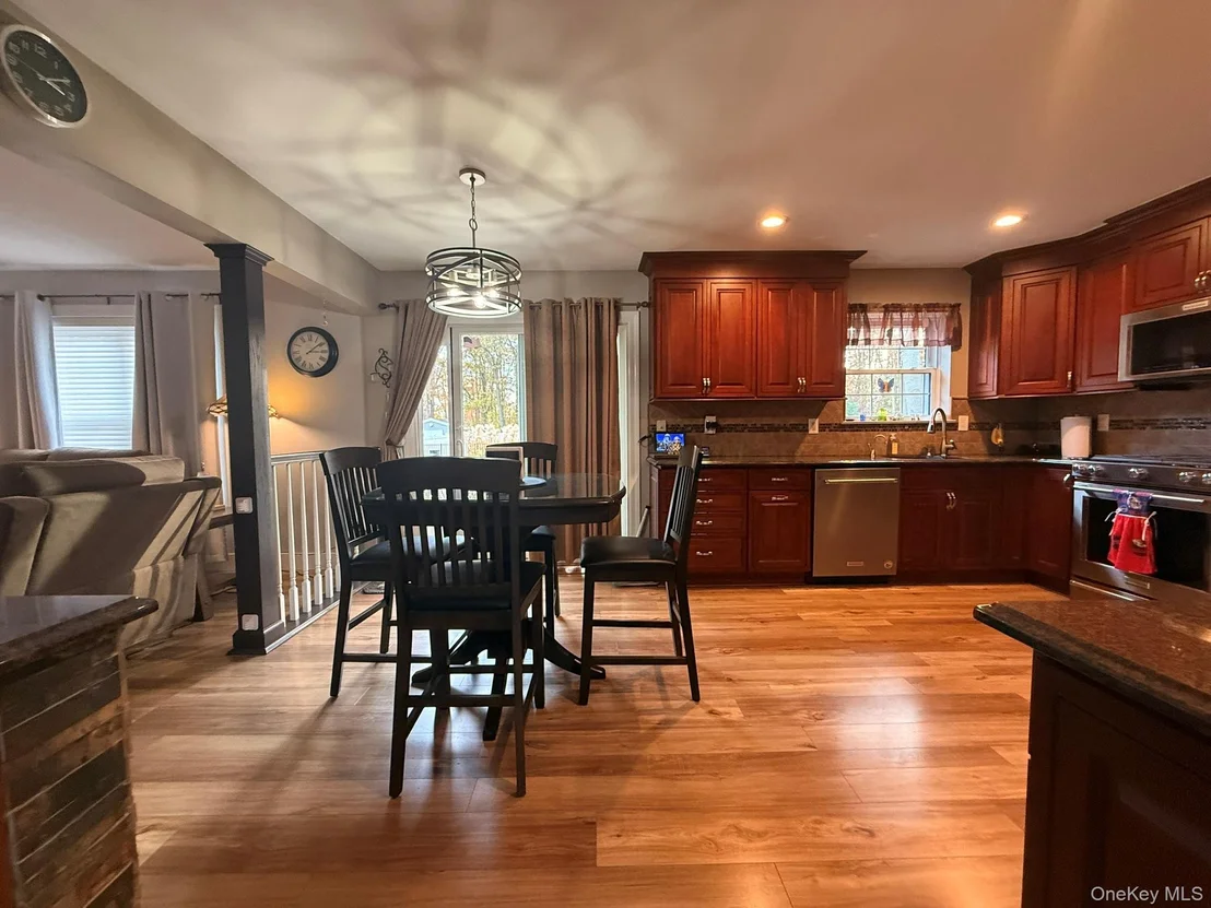 Photo of 40 Winnecomac Circle