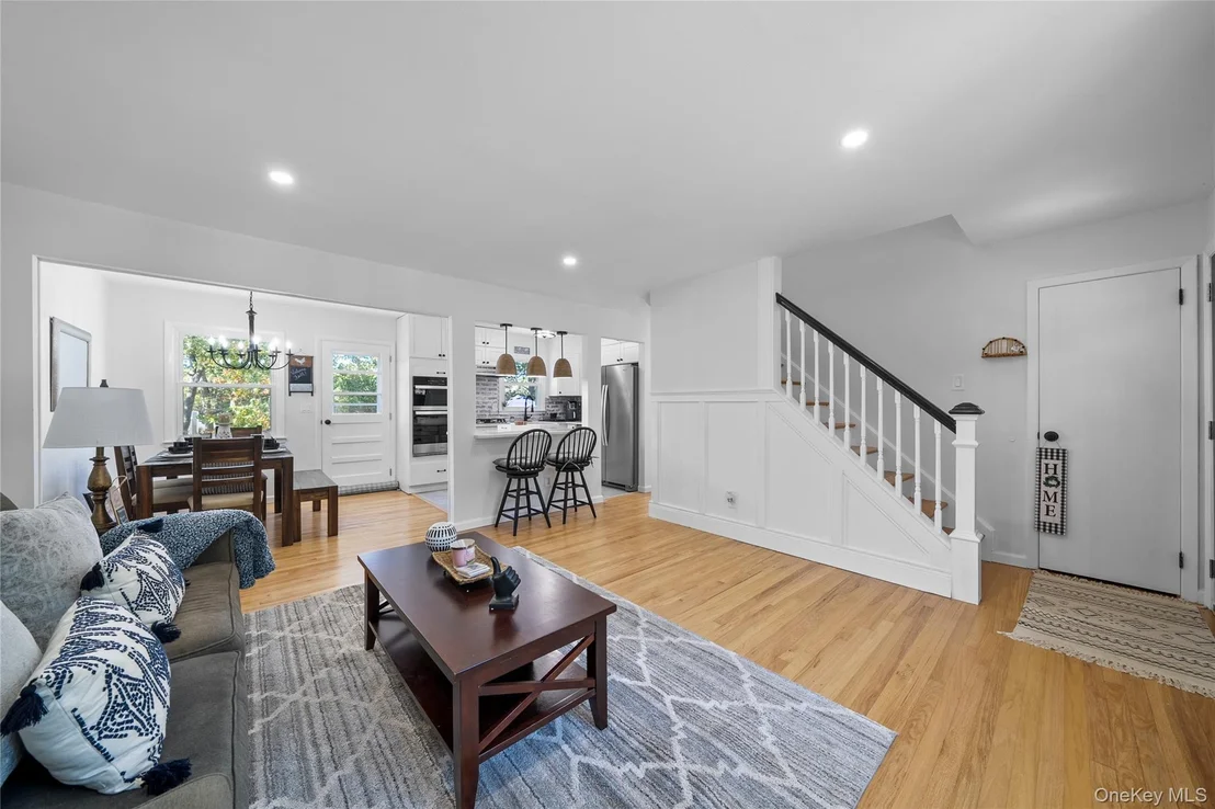 Photo of 98 Paula Boulevard