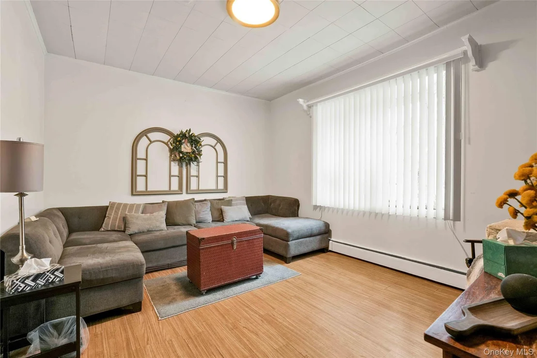 Photo of 152 Miller Avenue
