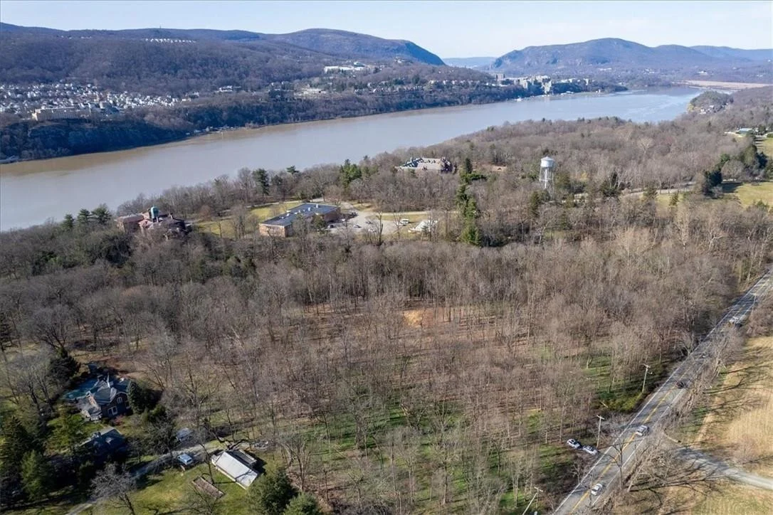 Photo of 825 Route 9D