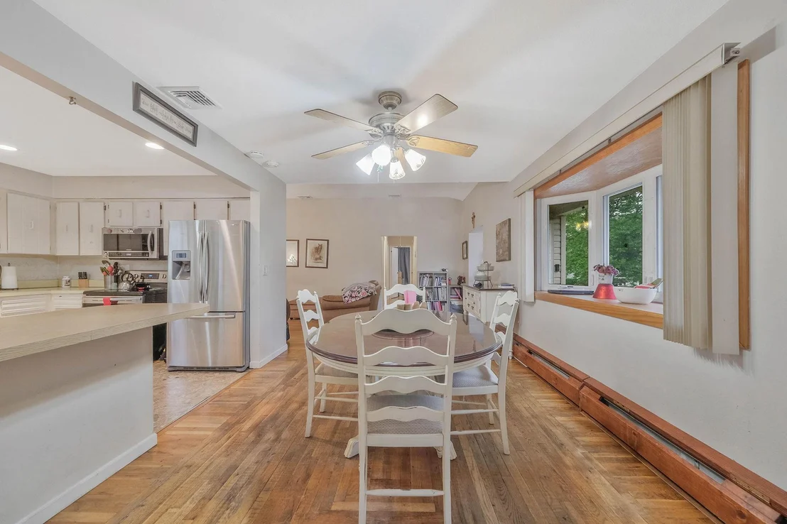 Photo of 8 Peconic Lane