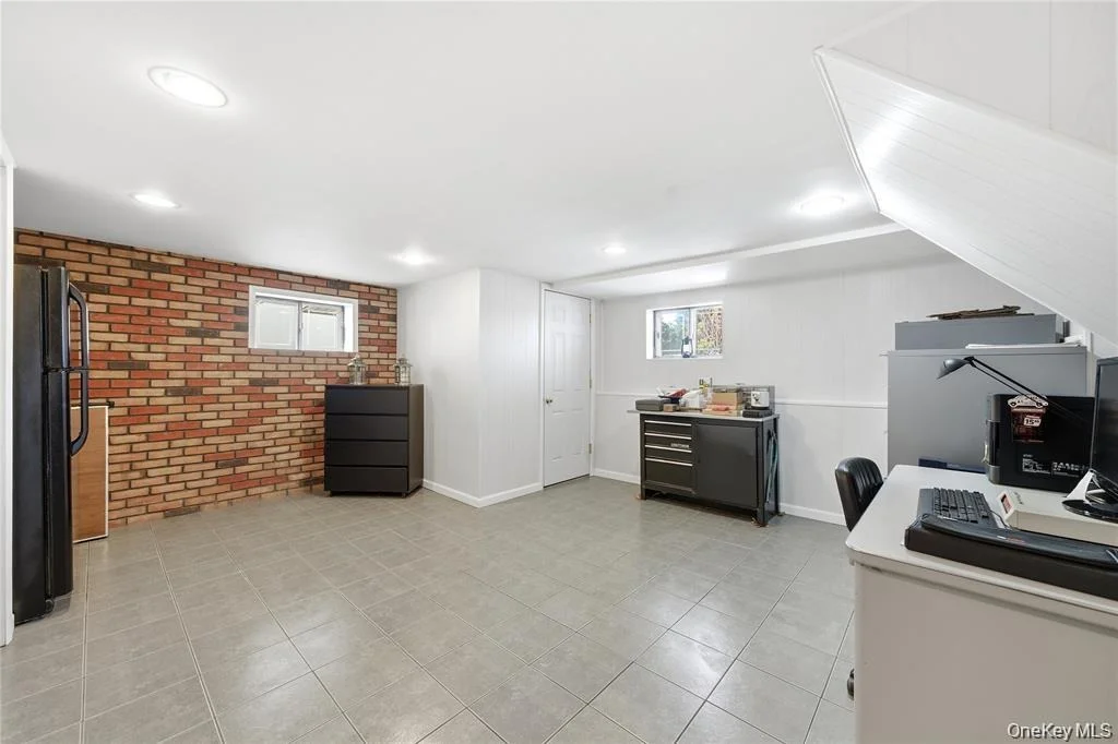 Photo of 3094 Riverside Drive