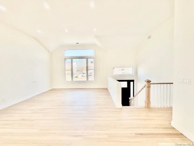 Photo of 10 Amarr Drive