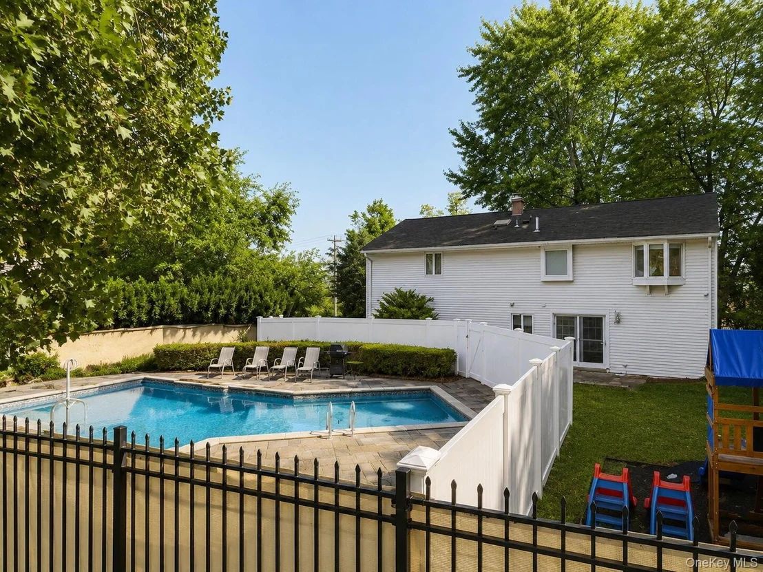 Photo of 132 Hilltop Road