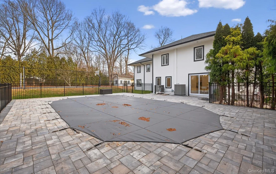 Photo of 369 Vanderbilt Parkway