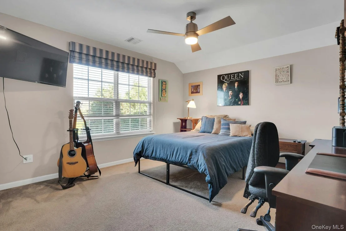 Photo of 420 Stonecrop Road