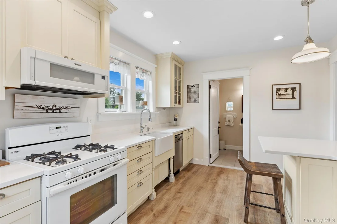 Photo of 87 Islip Avenue